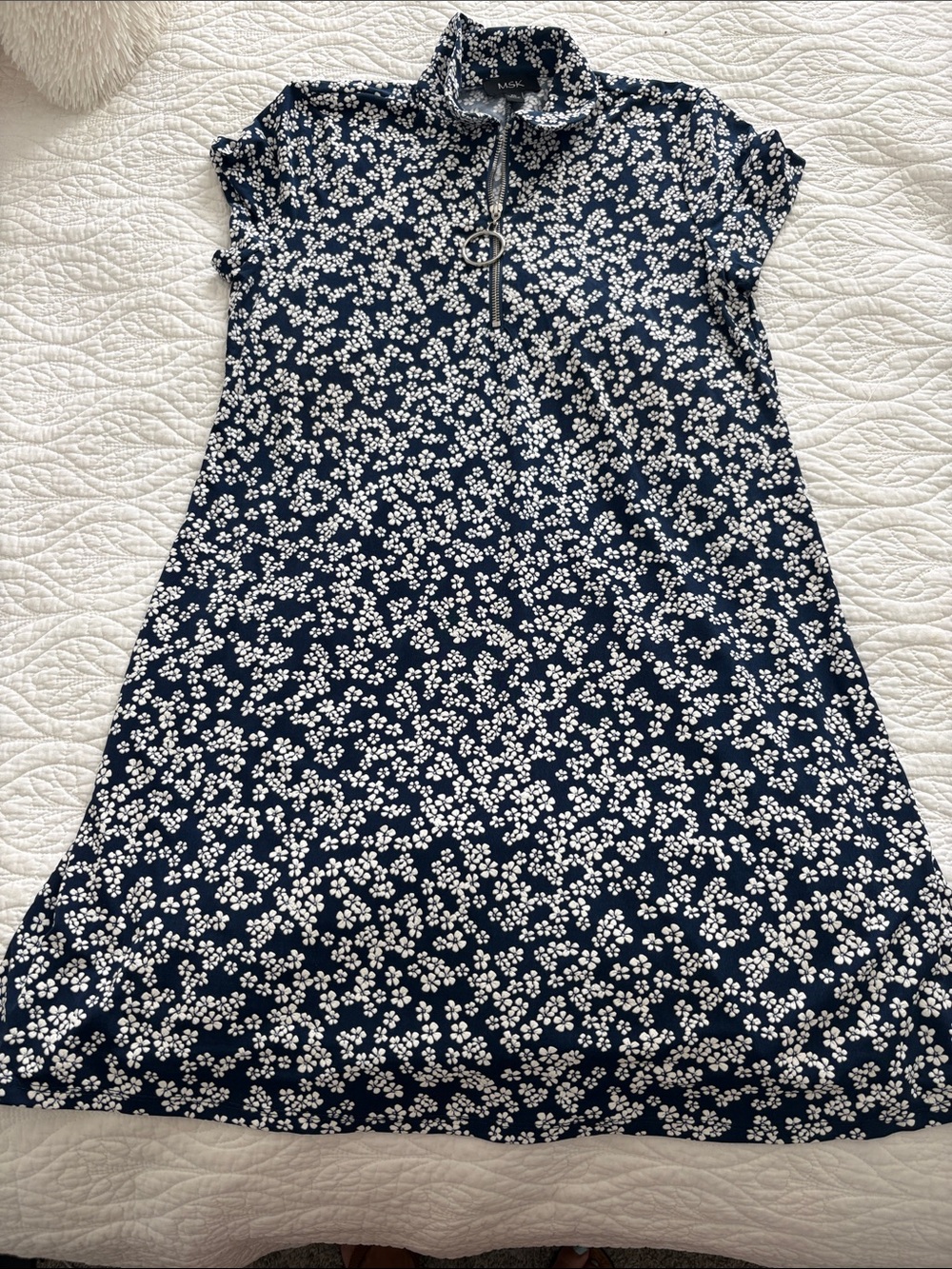 MSK Navy and White Floral Zip-Front Casual Dress. Petite Large